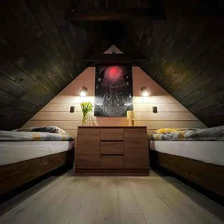 Ksiezycowy Nad Potokiem Alpesi faház *